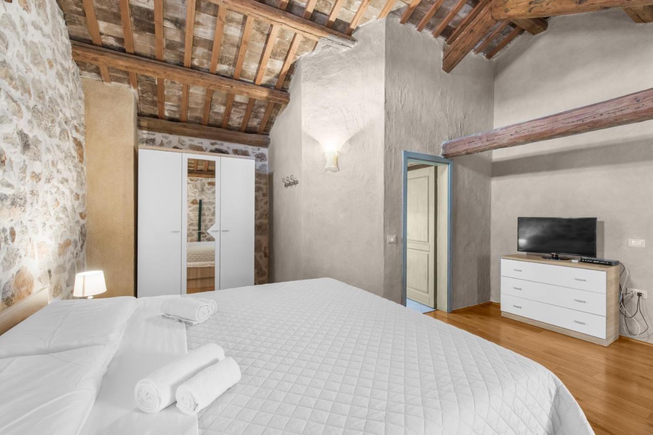 Villa Antonci-18, Pool, 3 Houses, Jacuzzi, Private Territory Antonci  Exterior foto
