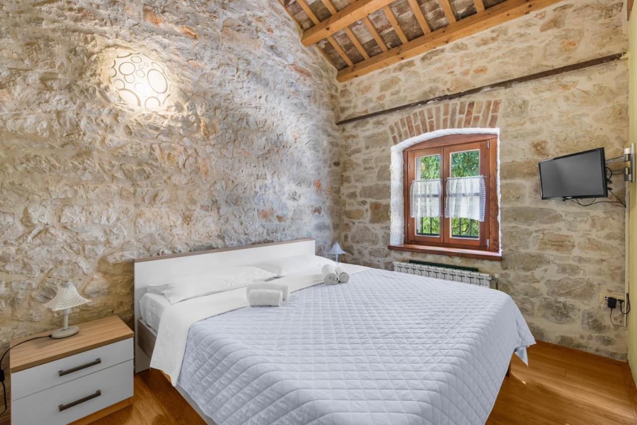 Villa Antonci-18, Pool, 3 Houses, Jacuzzi, Private Territory Antonci  Exterior foto